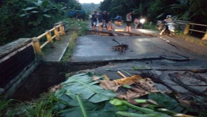 Jembatan di Pesawaran Lampung Putus