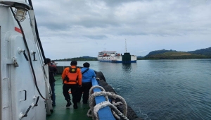 Kapal Feri Merak-Bakauheni Kandas
