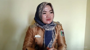 Kepala Desa Maringgai Anggi Ria