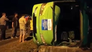 Bus berpenumpang jamaah umrah kecelakaan di Tanggamus Lampung