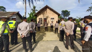 Polisi Jaga Ketat Rumah Terduga Pelaku Mutilasi di Lampung Timur