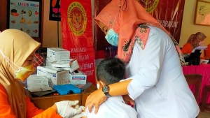 Vaksinasi di Lampung Timur