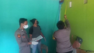 Istri Gantung Diri