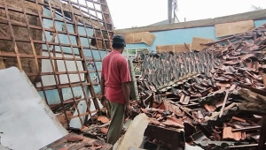 Ruang kelas SMPN di Lampung Timur ambruk