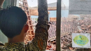 Atap ruang kelas SMPN di Lampung Timur ambruk