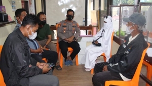 Sosok berpakaian serba putih di Pringsewu Lampung