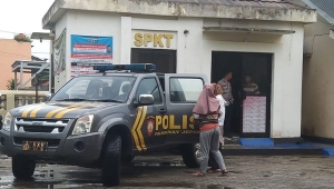 Oknum Ibu Guru Kepergok Mesum