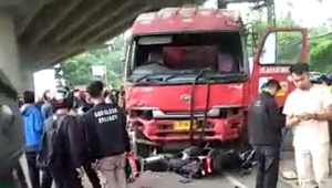 Kecelakaan truk tangki di Cibubur