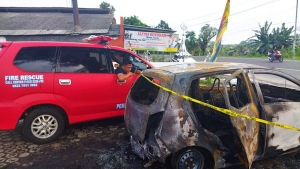 Mobil Terbakar di Lampung Selatan