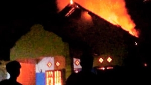 Istri di Lampung Timur bakar rumah sendiri