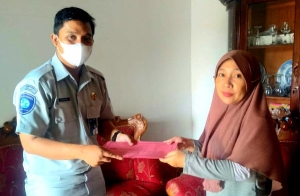 Jasa Raharja Perwakilan Kotabumi serahkan santunan kepada ahli waris korban kecelakaan di Tulangbawang Barat