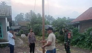 Seorang pria tersambar petir saat panjat pinang di Tanggamus Lampung