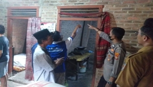 Pria Tewas Tergantung
