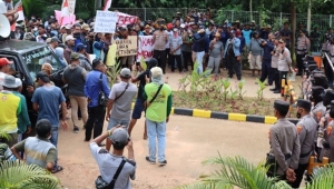 Petani Lampung Timur Demo