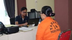 Ema-emak tipu pedagang di Pringsewu