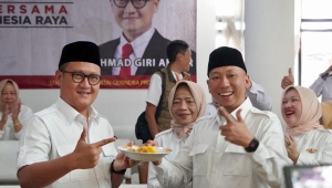 Rahmat Mirzani Djausal dan Ahmad Giri Akbar