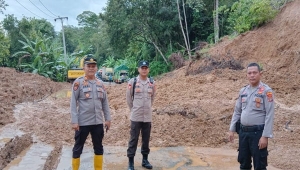 Jalinbar Lampung-Bengkulu Longsor