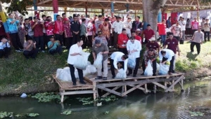 Ketua Komisi IV DPR tebar 250 ribu benih ikan di Natar Lampung Selatan