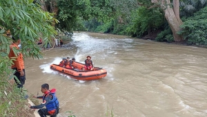 Siswa SD hilang tenggelam di Sungai Way Tahmi Way Kanan Lampung