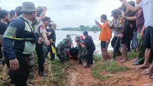 Tim Sar temukan jasad pengemudi mobil yang hanyut terbawa banjir di Lampung Tengah