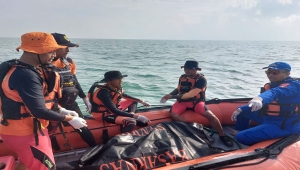 Tim SAR Gabungan Evakuasi Jasad Nelayan yang Hilang Tersambar Petir di Lampung Timur