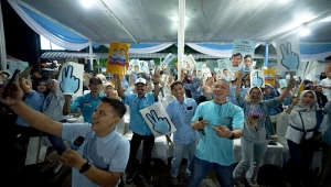 Suasana nobar debat capres Ketiga di Sekretariat TKD Prabowo-Gibran Lampung