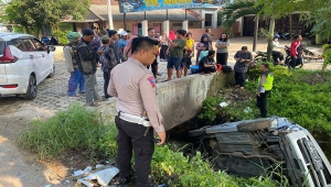Kecelakaan Xpander Tabrak Suzuki Karimun di Pringsewu