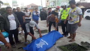 Wanita Petugas Kebersihan Tewas Terlindas Truk