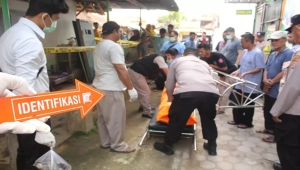 Mayat pria ditemukan tergeletak di teras rumah warga Pringsewu