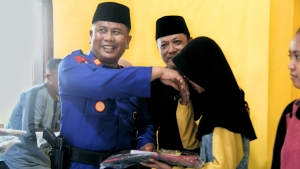 IWO Lampung Timur Baksos dan Bagi Takjil di Pesisir Labuhan Maringgai