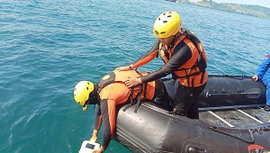 Tim SAR gunakan Aqua Eye cari penumpang kapal lompat ke laut di Bakauheni