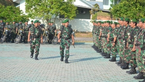 Dandim 0427/Way Kanan Letkol Inf Aan Fitriadi memimpin Apel Gelar Pasukan Kesiapan Pengamanan Pilkada 2024