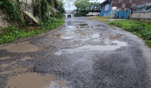Jalan rusak di Bandar Lampung