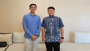 Ahmad Giri Akbar bersama penerima beasiswa LPDP Imperial Collage London Ahmad Agung Zefi Syahputra