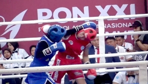 Atlet Kick Boxing Lampung Sevi Nurul Aini Raih Medali Perak
