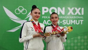Atlet senam ritmik Lampung Tri Wahyuni dan Sutjiati K Narendra