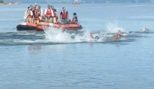 Pertandingan renang perairan terbuka PON XXI di Danau Toba