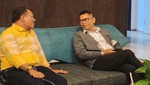 Plt Ketua Golkar Lampung Adies Kadir dan Ketua AMPG Lampung Aprozi Alam
