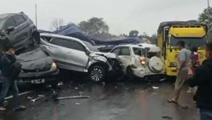 Kecelakaan beruntun di Tol Cipularang KM 92