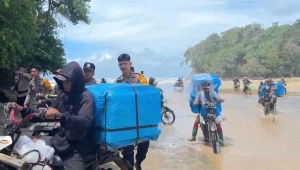 Perjuangan polisi di Lampung kawal distribusi logistik Pilkada 2024