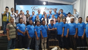 Relawan rayakan kemenangan Ela-Azwar di Pilkada Lampung Timur 2024