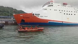 Penumpang Kapal Feri Bakauheni-Merak Terjatuh ke Laut