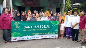Tembesu Group Bagikan Sembako ke Warga Terdampak Banjir Bandar Lampung