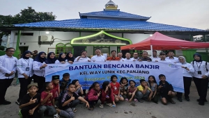 ASDP Beri Bantuan ke Korban Banjir Bandar Lampung