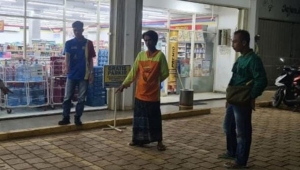 Maling gasak motor di parkiran Indomaret Lampung Timur