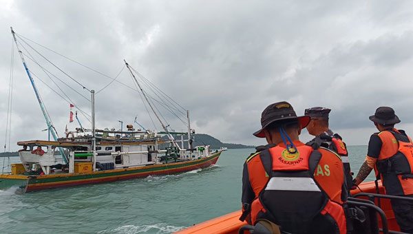 Penumpang Kapal Feri Bakauheni-Merak Terjun ke Laut