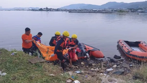 Anak Tenggelam di Pantai Karang Maritim Panjang