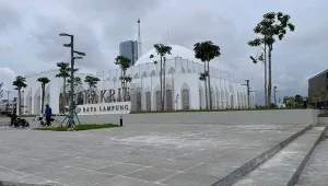 Masjid Raya Al-Bakrie Lampung
