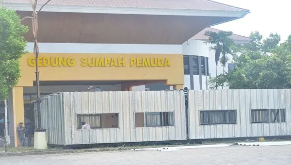 Posko Bhayangkara FC Depan Kantor KONI Lampung