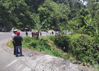 Kecelakaan Minibus Isuzu Elf Masuk Jurang di Tanggamus Lampung